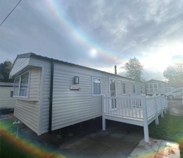 Prestonpans Hotel | Lovely 3 bedroom holiday home in Seton Sand caravan park Wi-Fi Xbox