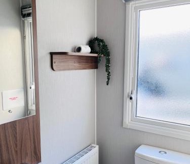 Prestonpans Hotel | Lovely 3 bedroom holiday home in Seton Sand caravan park Wi-Fi Xbox