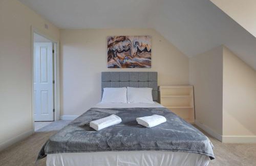 Peterborough Casa | Lovely 3 Bedroom Home with Garden in Peterborough