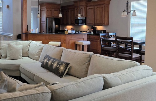 Lexington Casa | Lovely 3-bedroom house in charming Lexington with AC, WiFi, nearby parks