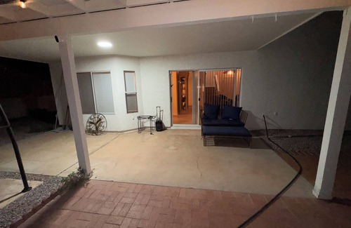 Metropolitan Casa | Lovely 3-bedroom house with pool, 3 car garage, spacious, work station.
