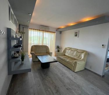 Oradea Apartamento | Lovely 3 bedrooms Apartament
