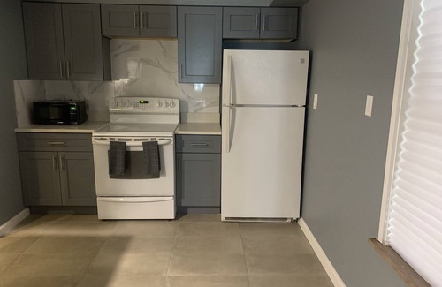 Hough Condominio | Lovely 3 BR, 2 Bath spacious condo