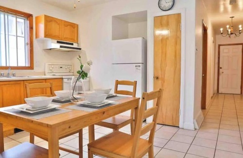 Cote-Saint-Paul Casa | Lovely 3-BR entire home Monthly Stay Walk to Metro
