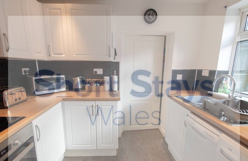 Cwmcarn Casa | Lovely 3 BR Home Sleeps 7 in the Cross Keys!
