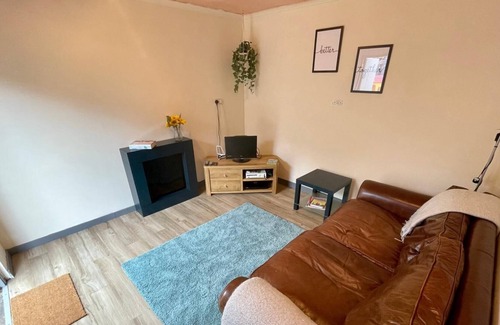 Alfreton Casa | Lovely 3BD Home in the Heart of Morton