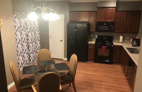 Morrisville Casa | Lujoso 4 cama / 3. Casa adosada de 5 baños en el corazón de Cary