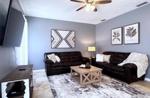 Crescent Lakes Casa | Lovely 4 Bed 3 Bath Pool Home with Spa-5330CVL home