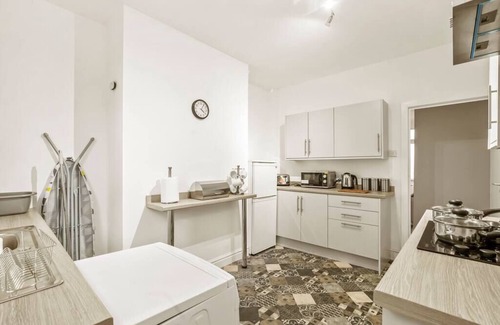 Pontefract Casa | Lovely 4 Bed House in Yorkshire - Football Table