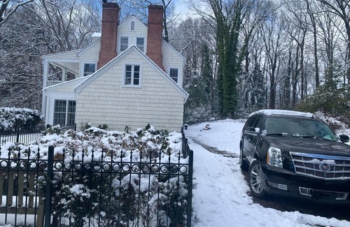 Owings Mills Casa | Lovely 4-bedroom estate in brilliant Owings Mills 23 miles from John Hopkins