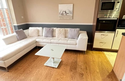 Sittingbourne Casa | Lovely 4 Bedroom Town House in Sittingbourne, up to 8 sleeps