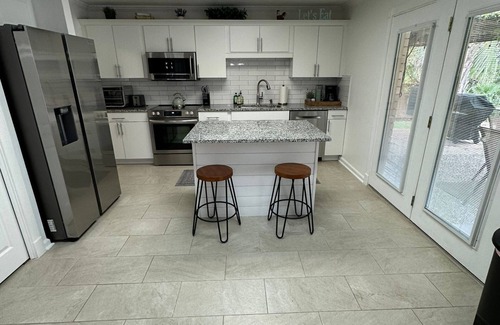 Stone Oak Casa | Lovely 4 bedroom home, with pool , heating pool is 45$ a day extra on request