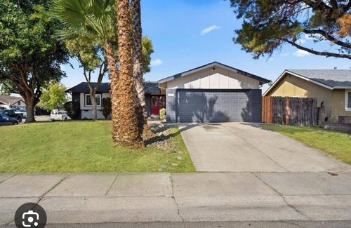 Southwestern Sacramento Casa | Lovely 4-bedroom house with AC in Sacramento