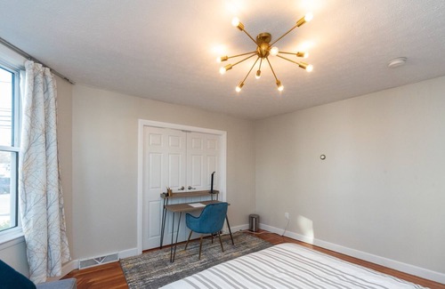 Malden Casa | Lovely 4-bedroom near Boston with WFH setup