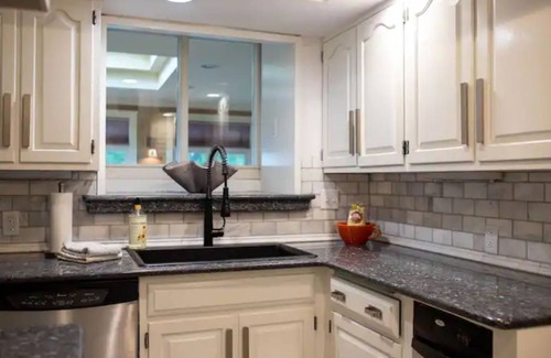 Scranton Apartamento | Lovely 4 bedroom rental with spacious master suite