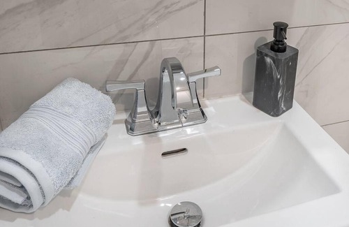 Mile End Apartamento | Lovely 4BedR in the heart of Mile-End ~ FREE Parking