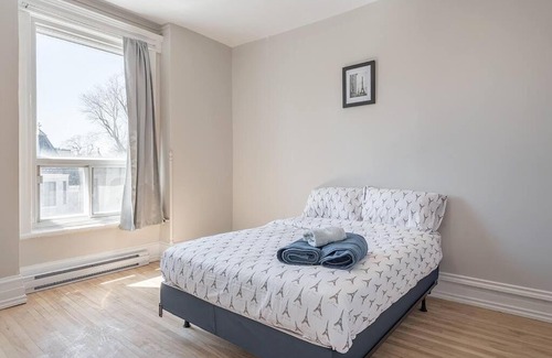 Mile End Apartamento | Lovely 4BedR in the heart of Mile-End ~ FREE Parking