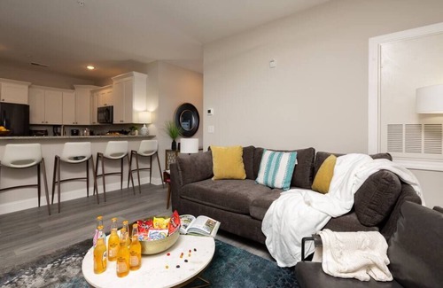 Myrtle Beach Apartamento | Lovely 4BR King Beds Steps To Beach & Pier #J