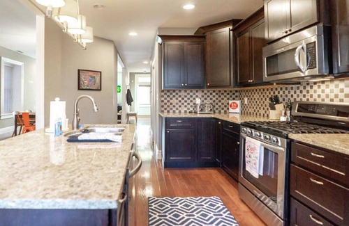 Shaw Casa | Lovely 4BR Shaw Family Home | Garage / ABODEbucks