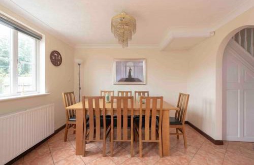 Thamesmead East Casa | Lovely 5 bed house 8 beds