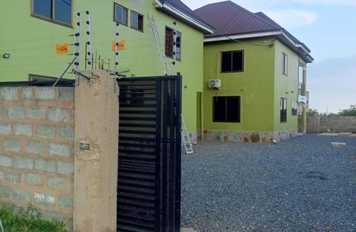Nopendaw Casa | Lovely 5-bed House Getaway Duplex in Accra