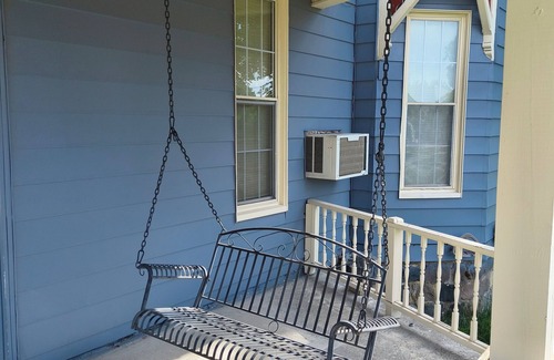 Vassar Casa | Lovely 5-bedroom house with AC in charming Vassar