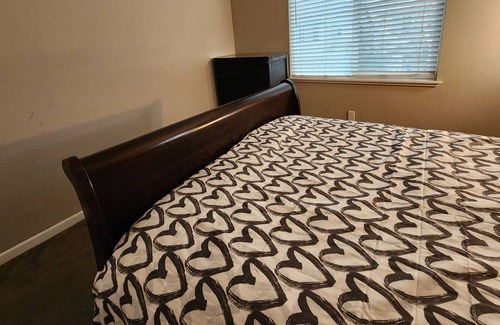 Pittsburg Casa | Lovely 5 BR home, 5 mins from BART, shopping, restaurants, freeway