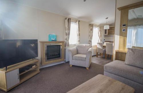 Felixstowe Otro | Lovely 6 Berth Caravan At Suffolk Sands Holiday Park Ref 45010Mv