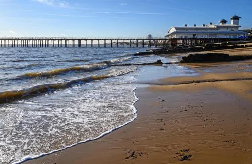 Felixstowe Otro | Lovely 6 Berth Caravan At Suffolk Sands Holiday Park Ref 45010Mv