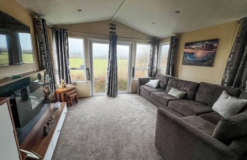 Scratby Casa | Lovely 6 berth caravan in seaside village of Scratby, Norfolk ref 19124S