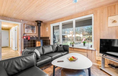 Lodbjerg Hede Casa | Lovely 6-Person Cottage With Outdoor Sauna - 1007