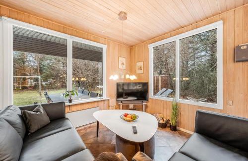 Lodbjerg Hede Casa | Lovely 6-Person Cottage With Outdoor Sauna - 1007