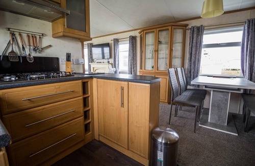Ingoldmells Casa | Lovely 7 berth caravan with free WiFi in Skegness ref 67009L