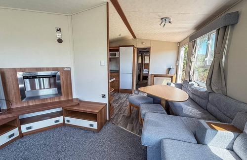 Clacton-on-Sea Casa | Lovely 8 berth caravan at Valley Farm Holiday Park ref 46829V