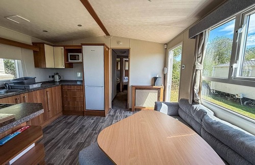Clacton-on-Sea Casa | Lovely 8 berth caravan at Valley Farm Holiday Park ref 46829V