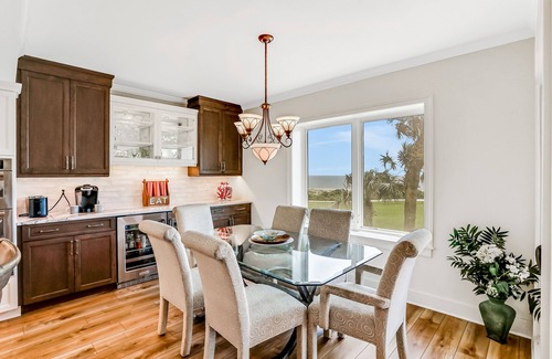 Fernandina Beach Condominio | Lovely Amelia Island Condo with pool, W/D & central AC