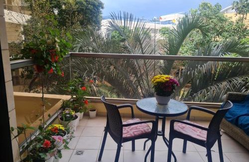 Ra'ananna Apartamento | Lovely and Bright Apart, 2 Bed, 2 Bath, sleeps 5, Swimming pool - Jacuzzi & Gym