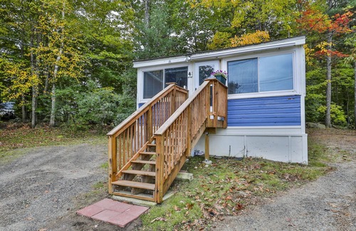 Weirs Beach Cabaña | Lovely and Cozy Cottage in Laconia