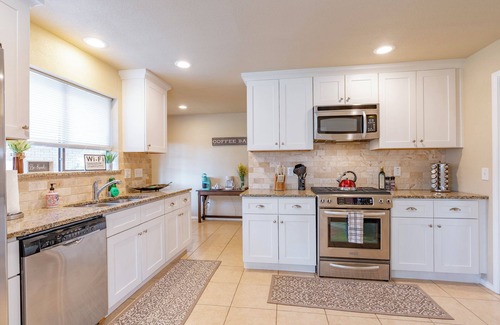 Northeast Carrollton Casa | Lovely and Pet-Friendly 4/3 in Carrollton