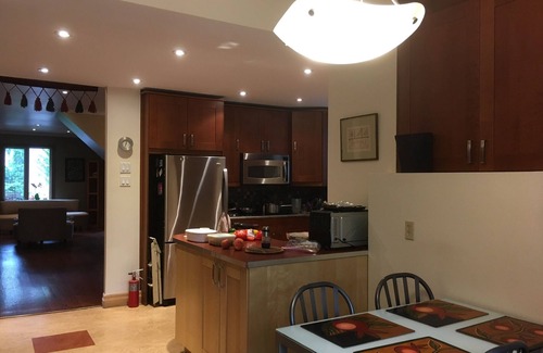 Midtown Toronto Casa | Precioso anexo de alquiler de invierno!