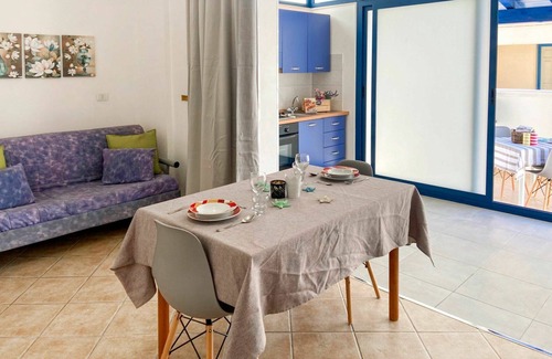 Casuzze Apartamento | Acogedor apartamento para 4 personas con WIFI, A/C, TV, terraza, mascotas permitida y aparcamiento