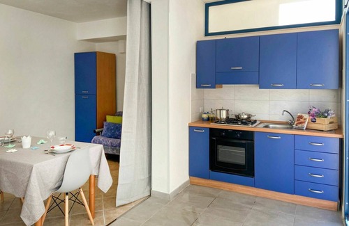 Casuzze Apartamento | Acogedor apartamento para 4 personas con WIFI, A/C, TV, terraza, mascotas permitida y aparcamiento