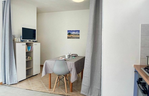 Casuzze Apartamento | Acogedor apartamento para 4 personas con WIFI, A/C, TV, terraza, mascotas permitida y aparcamiento