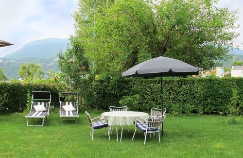 Caldonazzo Casa | Hermoso apartamento en villa para 4 personas con TV, patio y aparcamiento