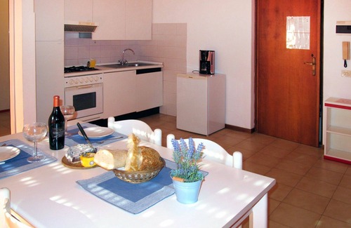 Luni Mare Apartamento | Acogedor apartamento con A/C, WIFI, piscina, TV, balcón, mascotas permitida y aparcamiento