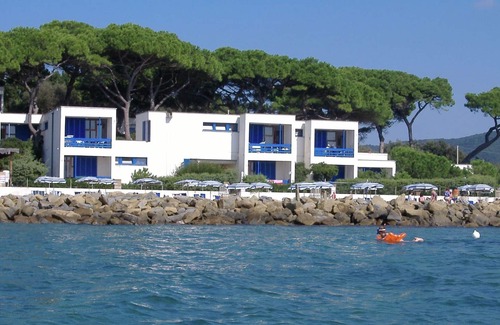 Piombino Apartamento | Perfecto apartamento con vistas al mar y a pie de playa
