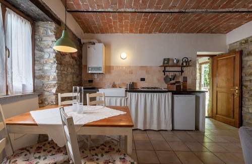 Monastero Bormida Apartamento | Hermoso apartamento para 2 personas con piscina, WIFI y TV