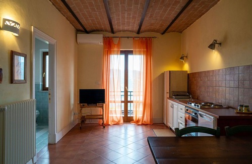 Villa Santa Maria Apartamento | Hermoso apartamento para 4 personas con A/C, piscina, WIFI, TV, balcón y mascotas permitida