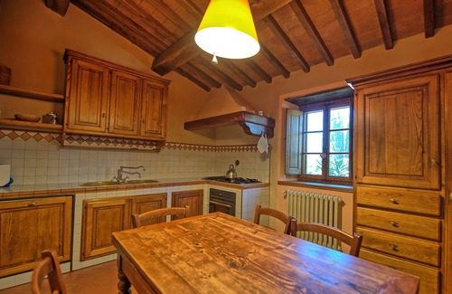 San Casciano in Val di Pesa Apartamento | Apartamento con piscina, WIFI, TV, vista panorámica, aparcamiento, cerca de Greve In Chianti