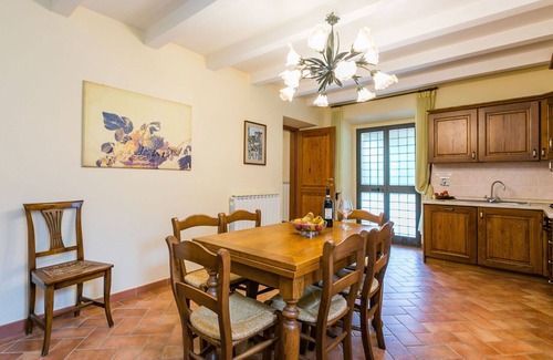 Badia Agnano Apartamento | Bonito apartamento con piscina privada, WIFI, TV, patio, vista panorámica, aparcamiento
